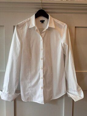 Crisp Ann Taylor Women's 100% Cotton Button Up Blouse